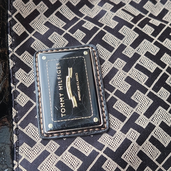 Vintage Tommy Hilfiger Monogram purse - Picture 9 of 12